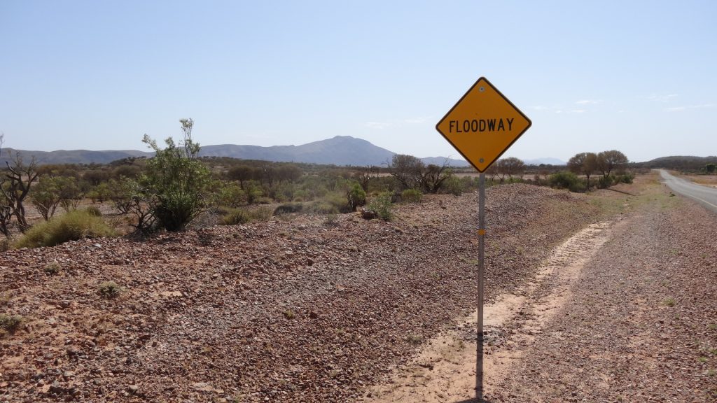 Même dans le désert, les routes peuvent être inondées!