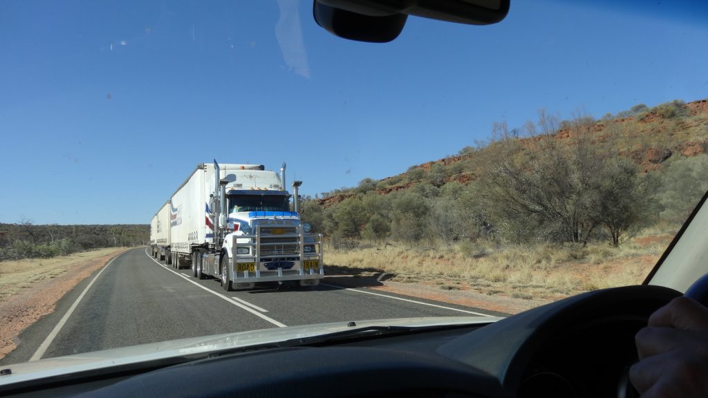 et on croise des Road Trains. Ici sur la Stuart highway