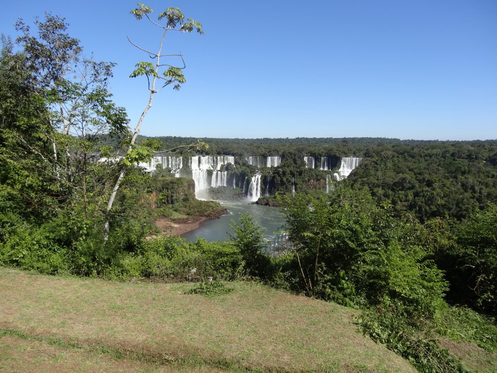 Vue partielle des chutes d'Iguaçu du côté Brésilien.
