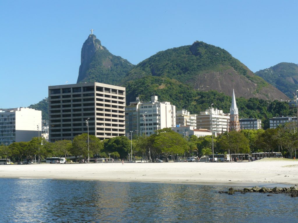 Le Cristo Redentor du Corcovado vu depuis Flamengo