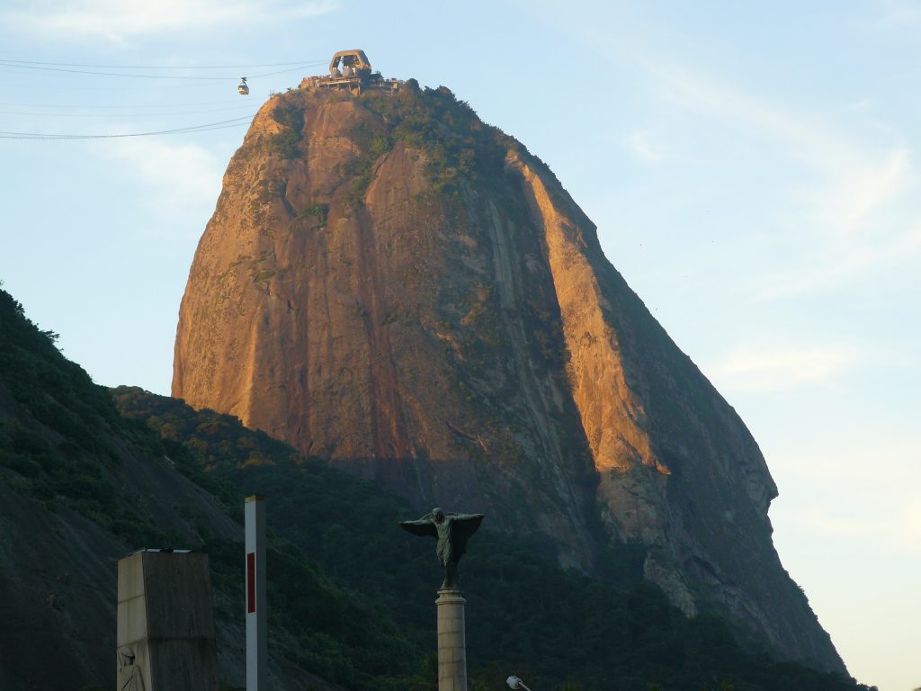 Couché de soleil sur le Pão de Açucar.