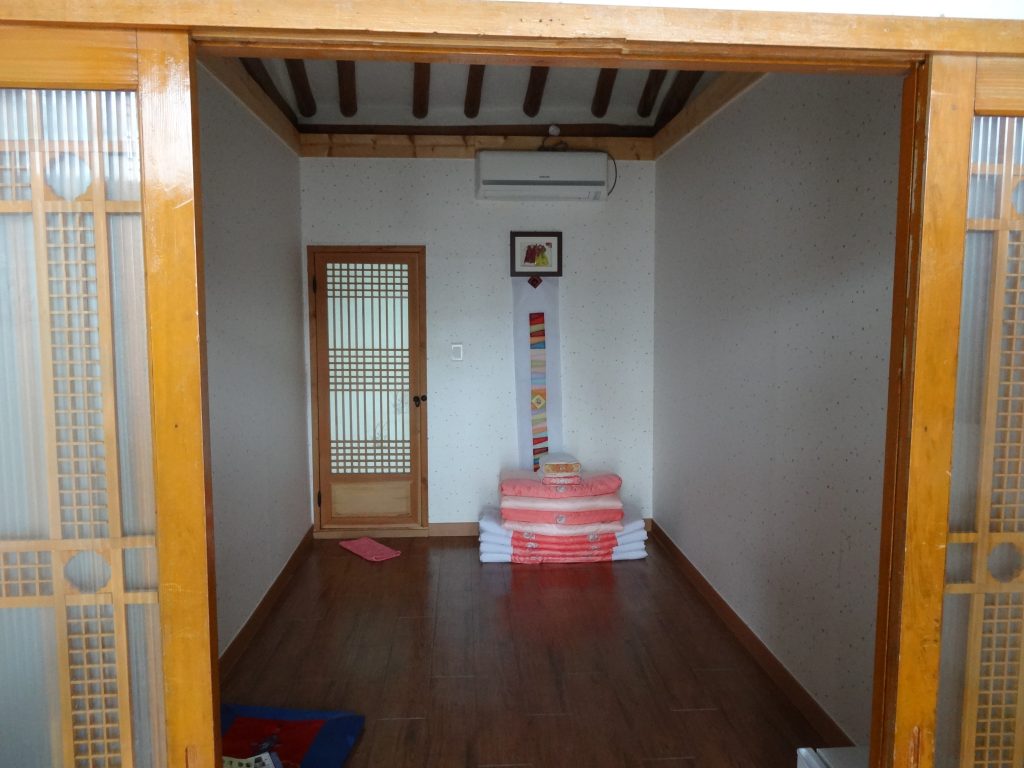 Notre chambre dans un hôtel Coréen traditionnel à Jeonju.