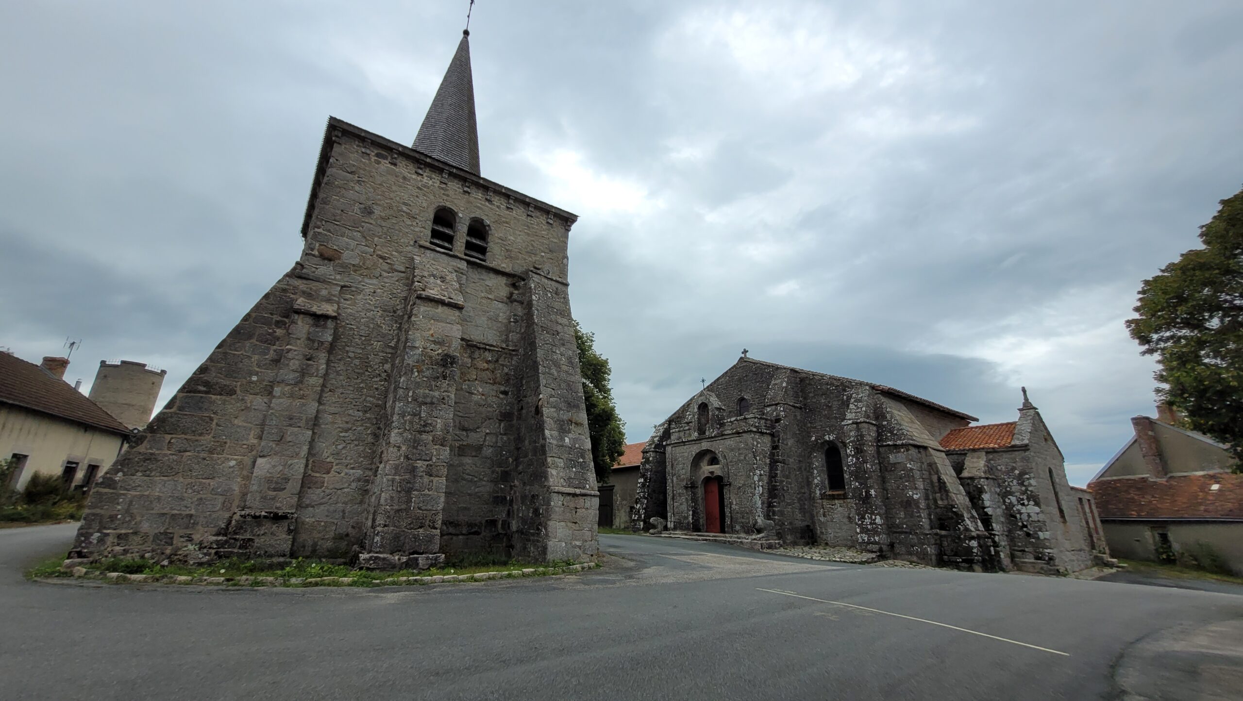 L'église de Toulx-Sainte-Croix