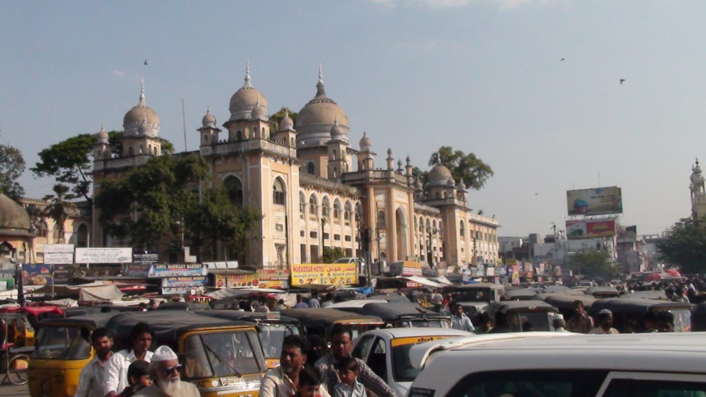 L’hôpital gouvernemental à proximité de la mosquée et du Bazar