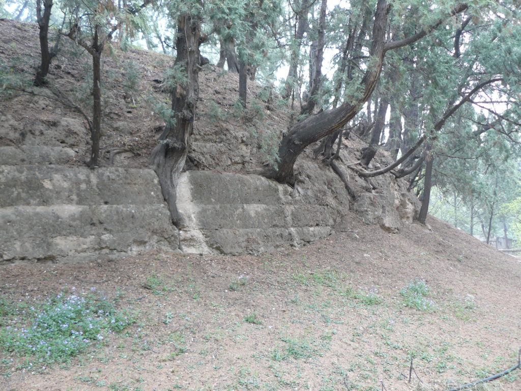 Le tumulus qui recouvre le tombeau