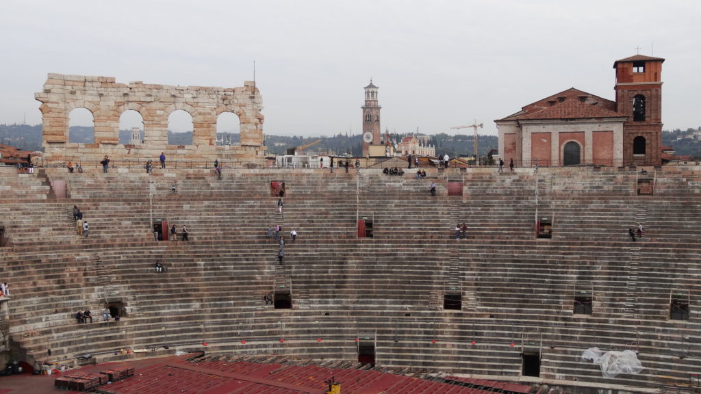 A l'intérieur des arènes