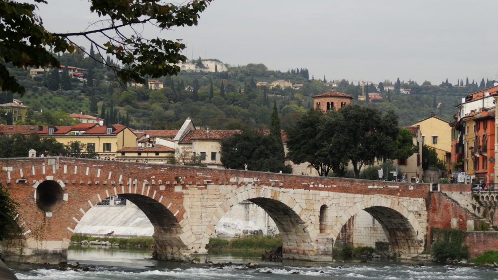 Le pont de pierre sur l'Adige