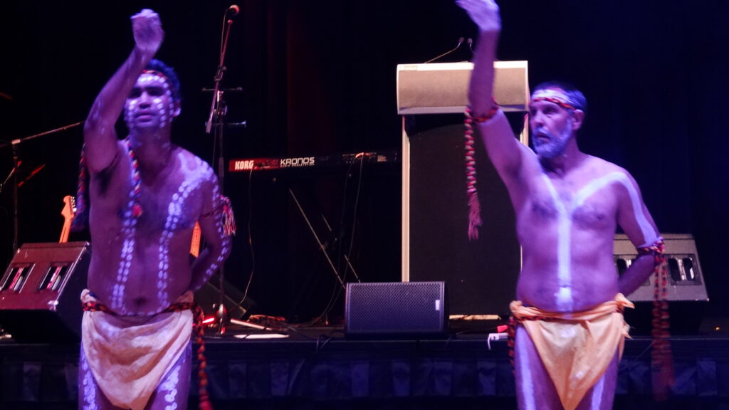 Les danses aborigènes au dîner de gala